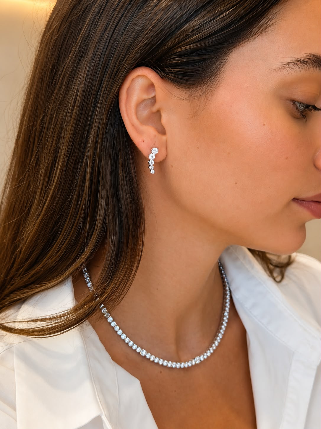 Round-Cut Curved Stud Earrings