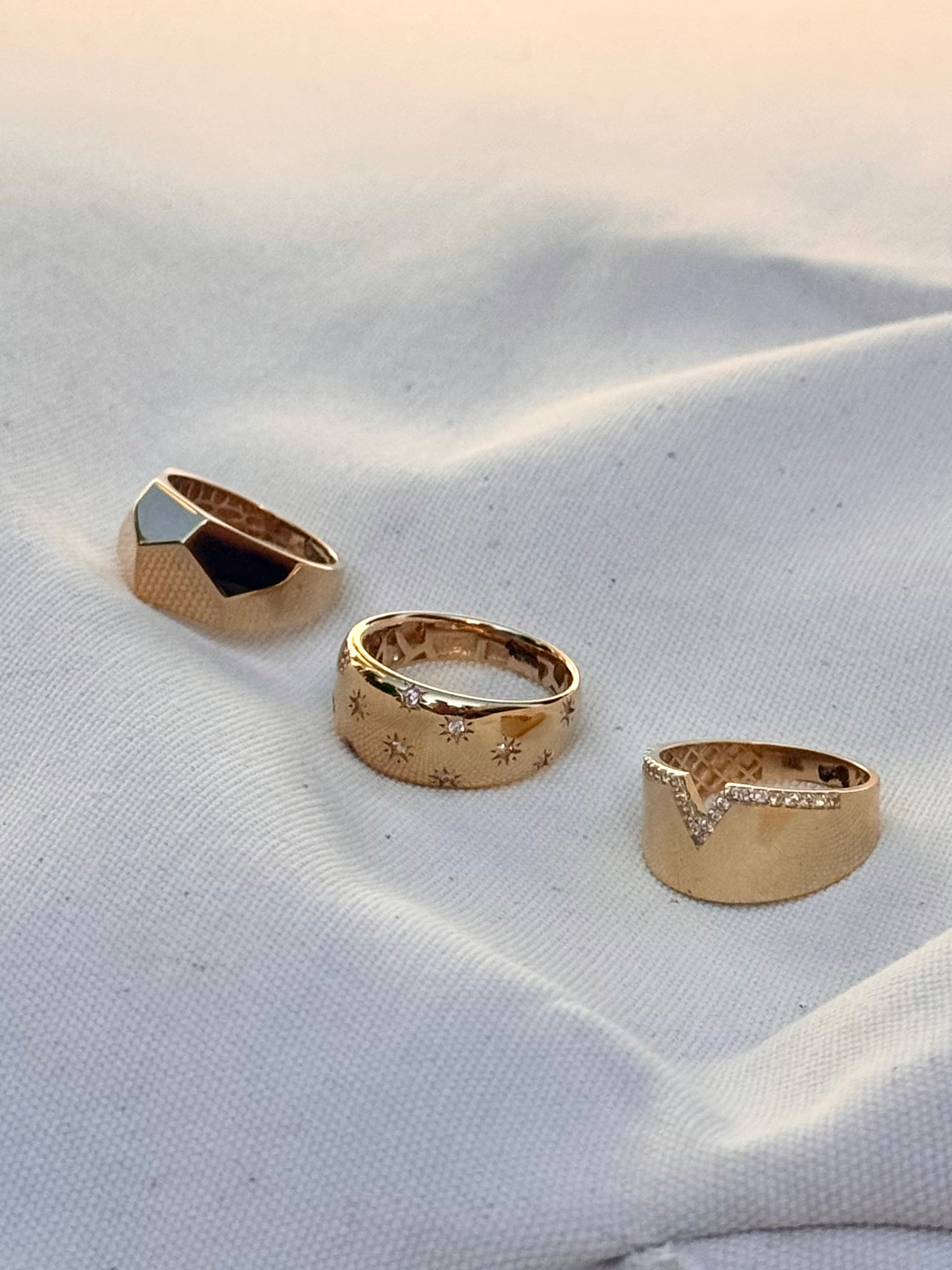 Stars Bold Dome Ring