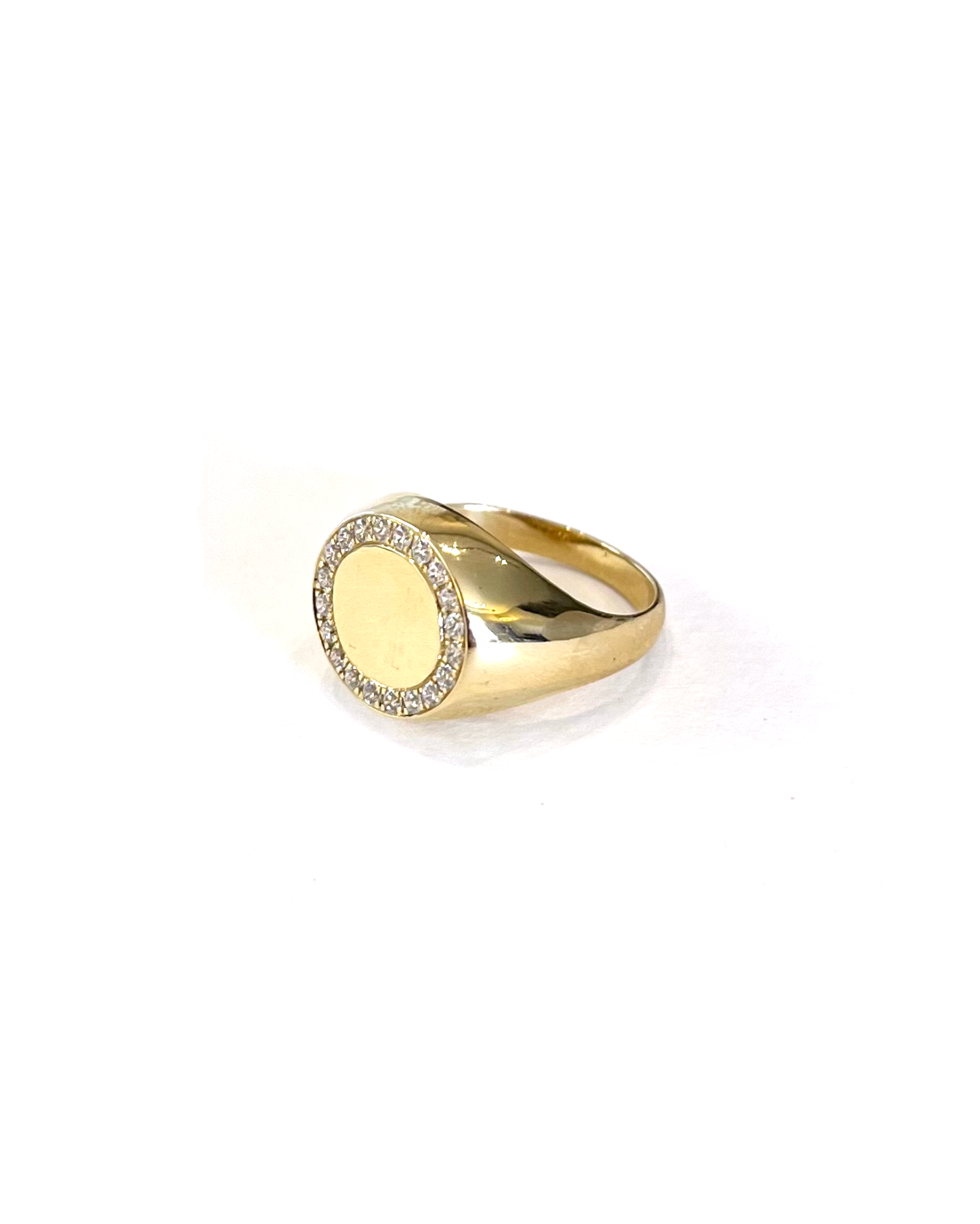 Framed Signet Ring | 18-karat gold and high quality of cubic zirconia stones. Framed Signet Ring | 18-karat gold and high quality of cubic zirconia stones.
