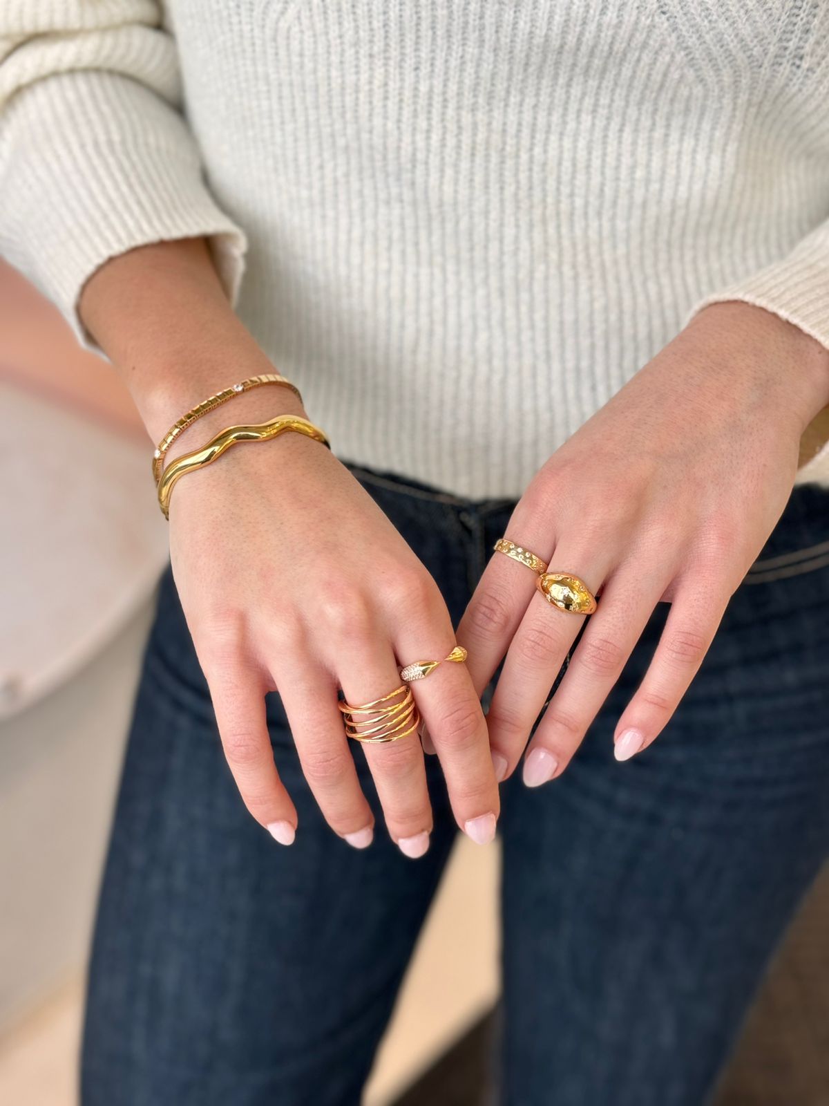 Wavy Bangle | 18-karat gold. Wavy Bangle | 18-karat gold.