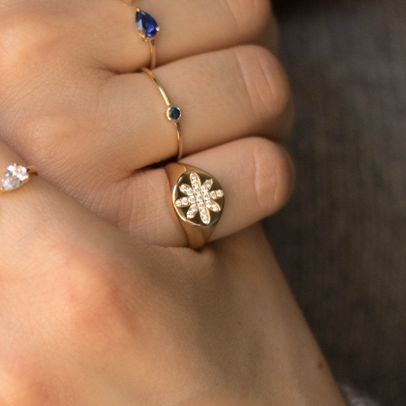Signet ring flower sales