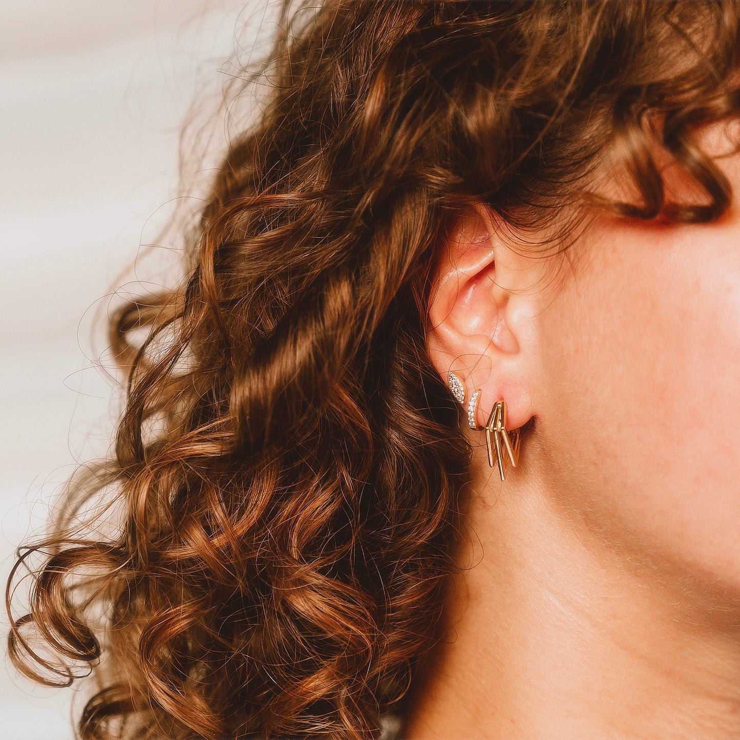 V Solid Earrings